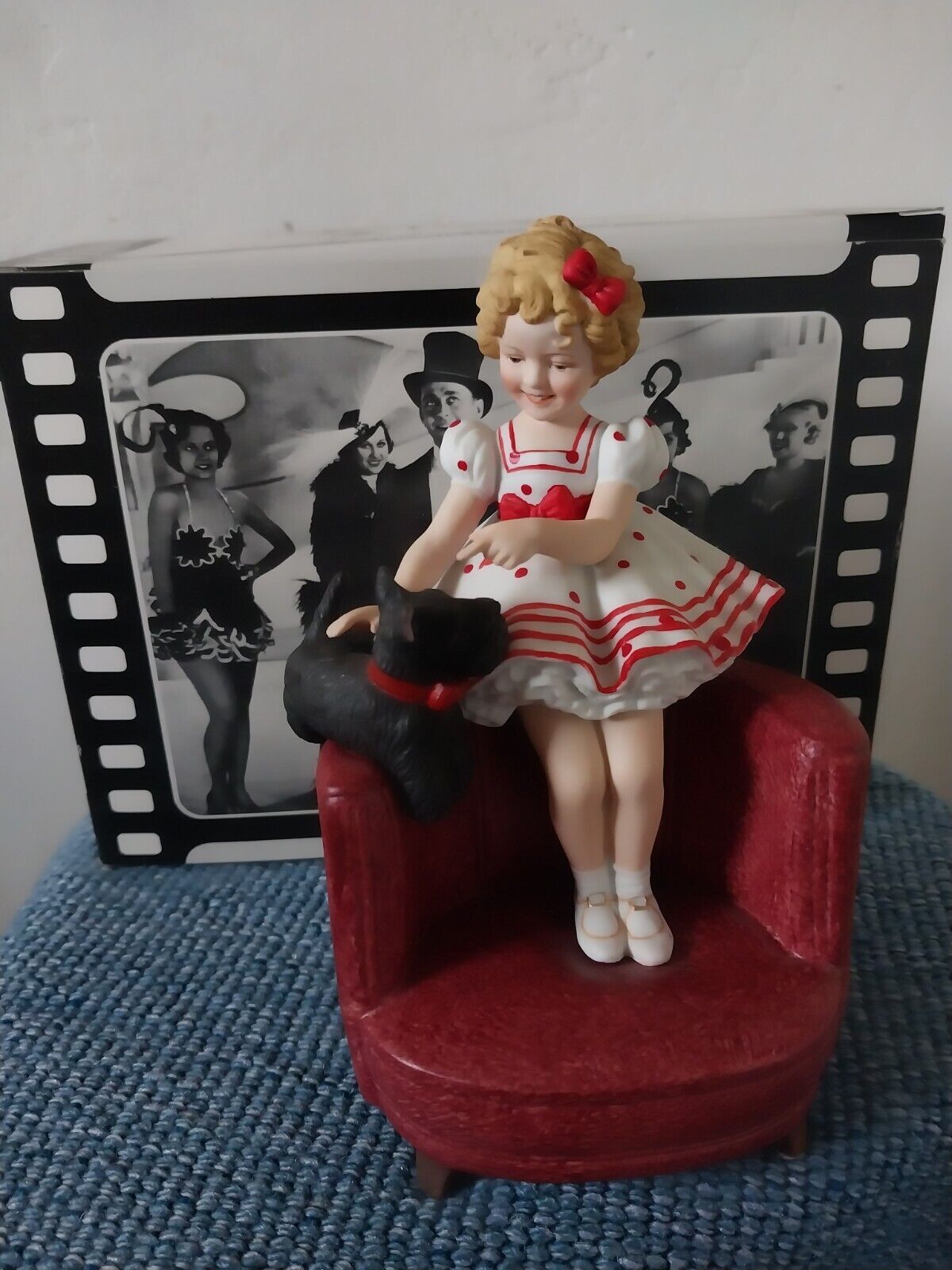 SHIRLEY TEMPLE STAND UP AND CHEER NOSTALGIA COLLECTIBLES FIGURINE w/ BOX #3498