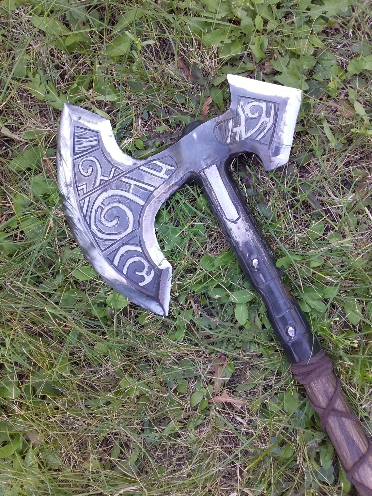 Axe, functional replica of the Iron Battle axe from computer games (Other model) Axe, functional replica of the Iron Battle axe from computer games (Other model)
