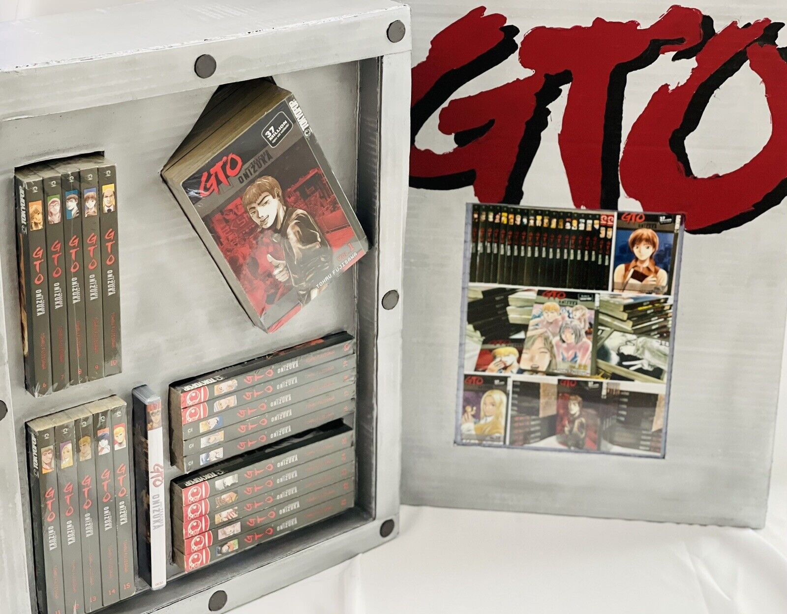 GTO Great Teacher Onizuka Manga Lot 1-25 Complete TokyoPop + custom display case