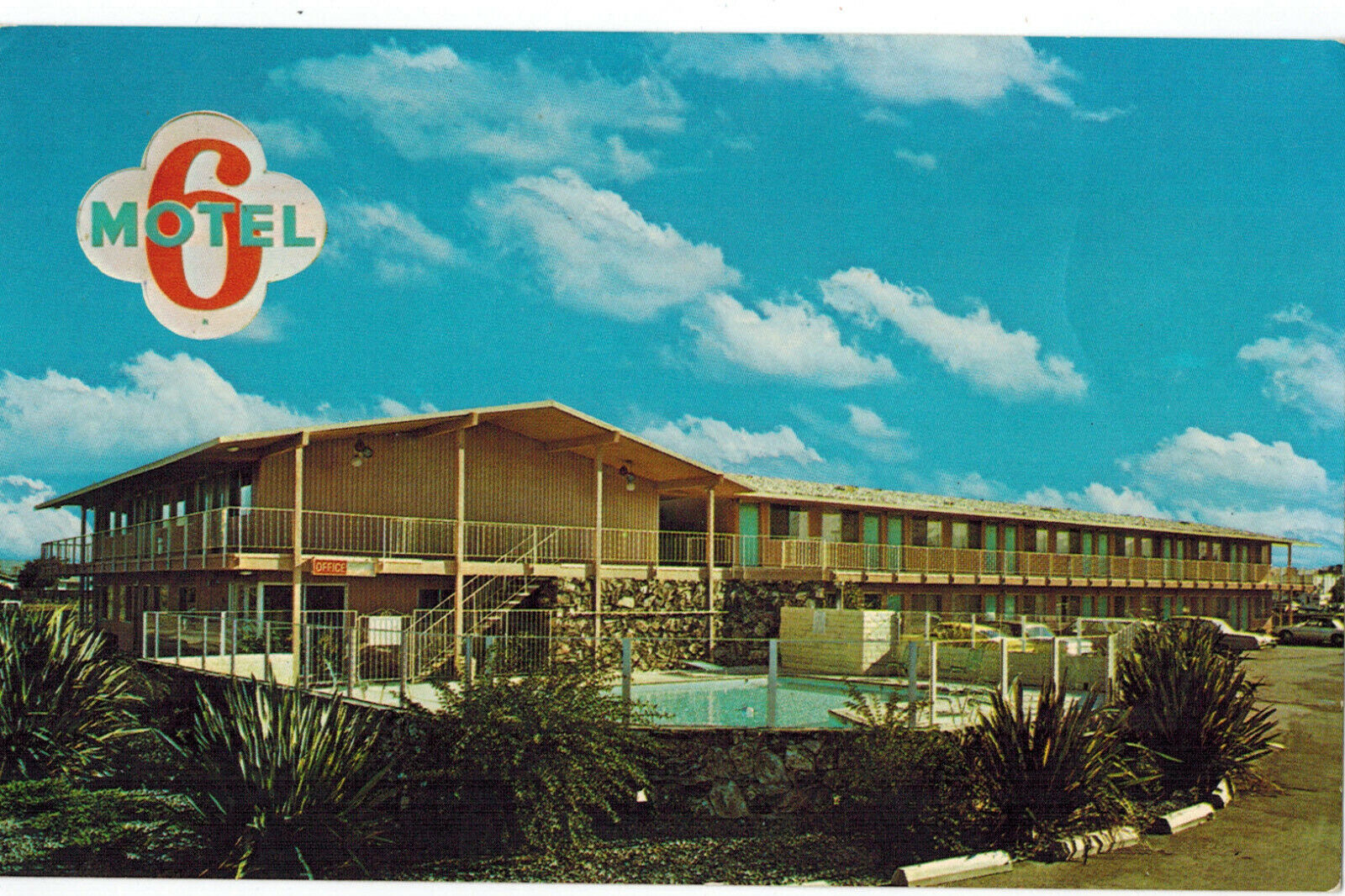 Vintage Postcard Sunnyvale California Motel 6 Panoramic View Outside Pool Unused